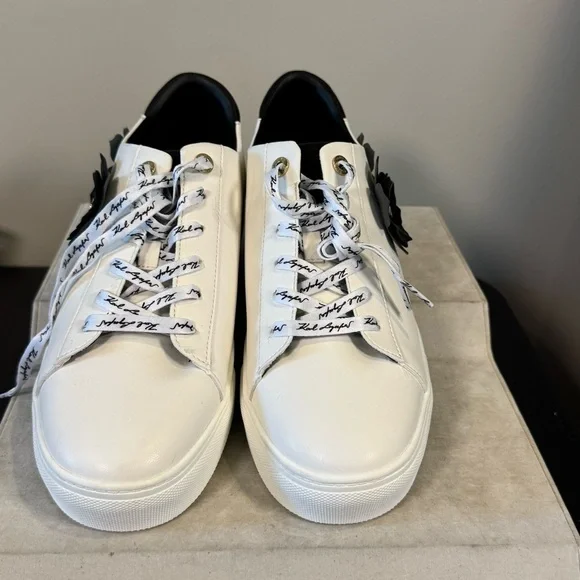 Karl Lagerfeld Women's Paris Crete Flower Sneaker, size 11, NWOT - Picture 9 of 13